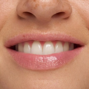 [Masca de buze in trei culori lip swirl caring mask 8 g essence, 10 ml - 1001cosmetice.ro] [5]