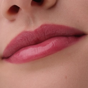 [Balsam-ulei de buze bare touch lip oil balm, 040 kiss me wild, catrice, 3 g - 1001cosmetice.ro] [5]