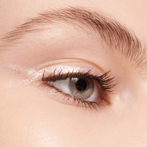 [Eyeliner lichid stralucitor eye sparkle! liquid liner + gratis ulei de buze juicy bomb party peach perfect 01,essence - 1001cosmetice.ro] [4]