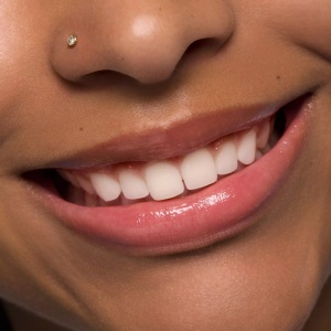 [Balsam de buze glossy butter balm juicy bomb 06 - wake me up before you coco essence 2.5 g - 1001cosmetice.ro] [11]