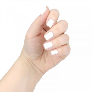 Essence gel nail colour lac de unghii cu aspect de gel just white 33 thumb 2 - 1001cosmetice.ro