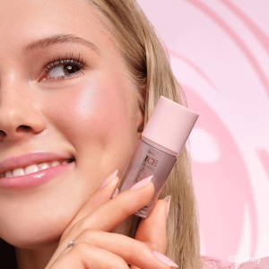 [Iluminator lichid, disney alice in wonderland, 02 glowin' down the rabbit hole, essence, 4 ml - 1001cosmetice.ro] [4]