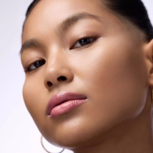 [Luciu de buze melt & plump hyp-nude-tized 020, catrice + gratis luciu de buze stralucitor juicy bomb party kiwi kisses 04 essence - 1001cosmetice.ro] [8]