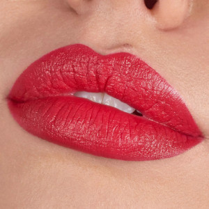 Ruj mat cu o formulă hidratantă scandalous matte lipstick 100 catrice thumb 6 - 1001cosmetice.ro