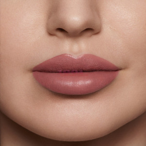 Rimmel london stay satin ruj de buze lichid 720 shoulder pads thumb 3 - 1001cosmetice.ro