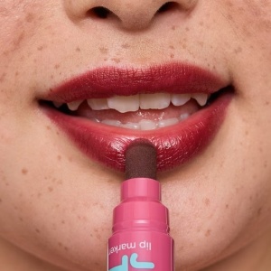 [Ruj lichid rezistent juicy tint - 05 · plum party , essence, 3.5 ml - 1001cosmetice.ro] [7]
