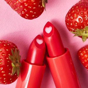 Balsam de buze, heart core fruity lip balm, sweet strawberry 02, essence thumb 9 - 1001cosmetice.ro
