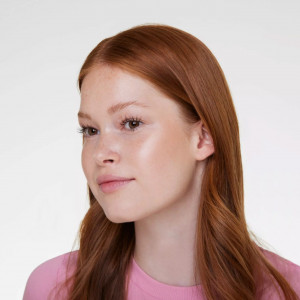 Highlighter - iluminator make me glow backed 10, essence thumb 7 - 1001cosmetice.ro