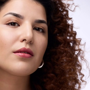 [Luciu de buze melt & plump call nine wine wine 040, catrice + gratis luciu de buze stralucitor juicy bomb party pretty pitaya 03 essence - 1001cosmetice.ro] [5]