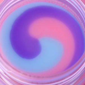 [Masca de buze in trei culori lip swirl caring mask 8 g essence, 10 ml - 1001cosmetice.ro] [9]