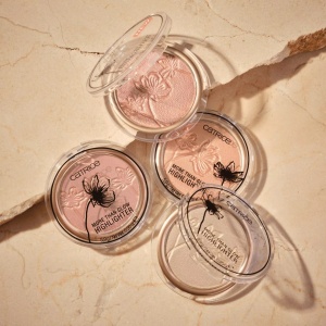 [Pudra iluminatoare more than glow highlighter beyond golden glow 030 catrice - 1001cosmetice.ro] [5]