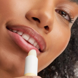 Balsam de buze, lip care hydra oil core, essence thumb 7 - 1001cosmetice.ro