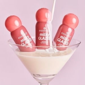 [Balsam de buze strălucitor milky glazed, cream of the crop 03, essence 4 ml - 1001cosmetice.ro] [6]