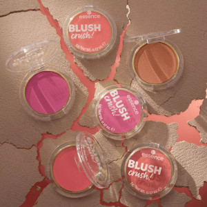 Fard de obraz blush crush! strawberry flush 40 essence, 5 g thumb 2 - 1001cosmetice.ro