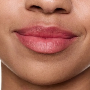 [Balsam de buze nude transparent, blur soufflé - 03 nude rose, essence, 3 g - 1001cosmetice.ro] [3]