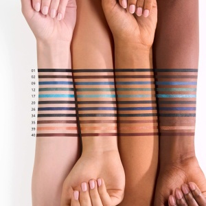 [Creion dermatograf pentru ochi long-lasting, retractabil, black fever 01, essence, 0.28 g - 1001cosmetice.ro] [8]