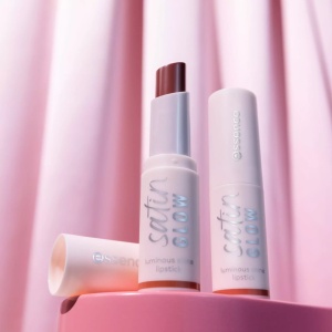 [Ruj de buze satin glow luminous shine lipstick blushin it 02 essence, 3.5 g - 1001cosmetice.ro] [7]
