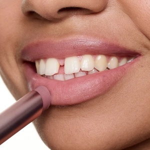 [Balsam de buze nude transparent, blur soufflé - 03 nude mauve, essence, 3 g - 1001cosmetice.ro] [3]