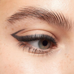 [Creion dermatograf pentru ochi rezistent la apă, kajal, behind the scenes 15, essence, 1g - 1001cosmetice.ro] [4]