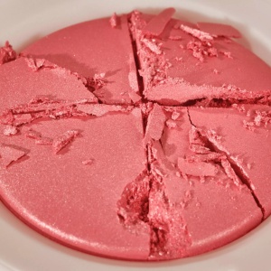 [Fard de obraz cu efect satinat soft glam baked blush midnight berry 040 catrice - 1001cosmetice.ro] [3]