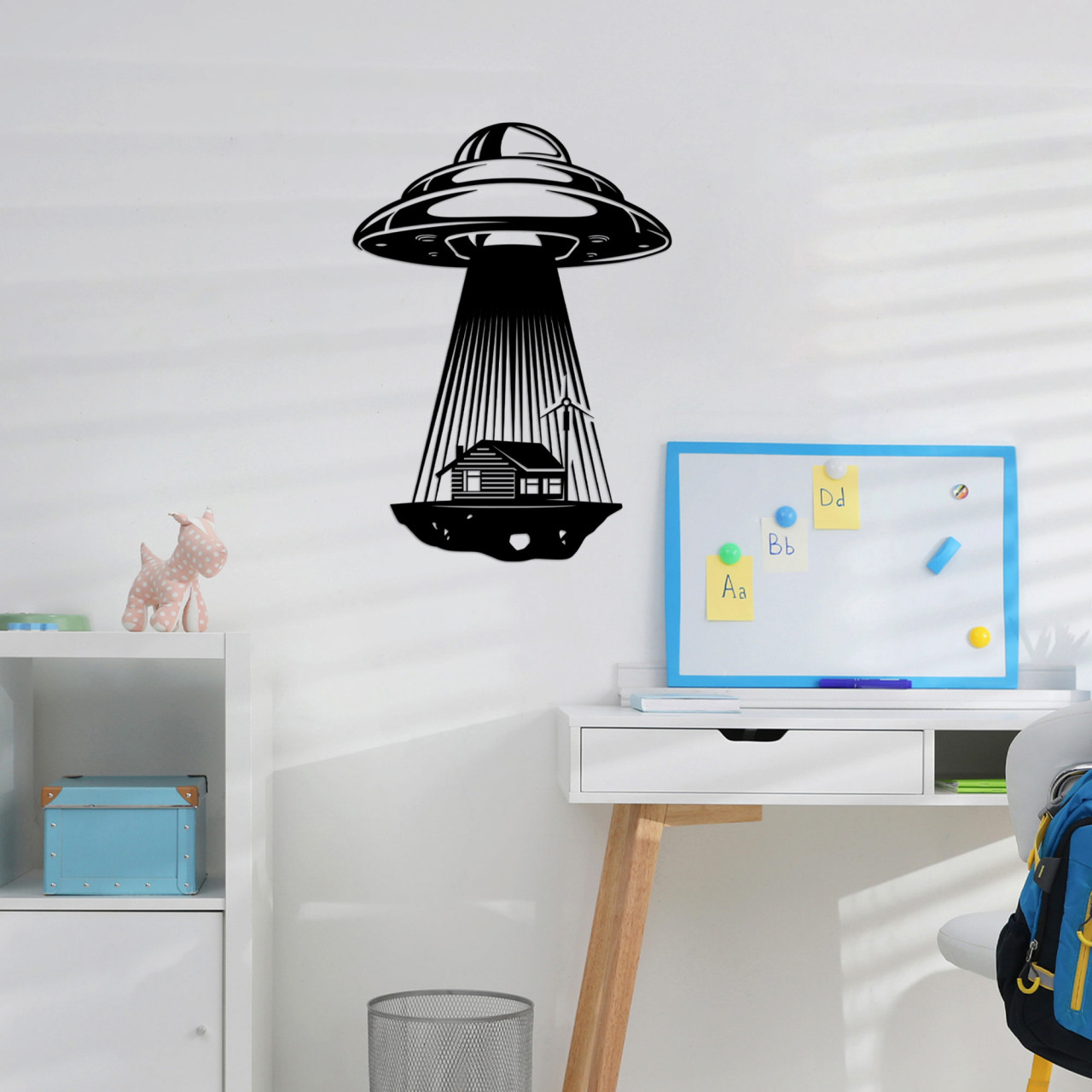 Accesoriu decorativ de perete metalic In The Shadow Of Ufo - 531