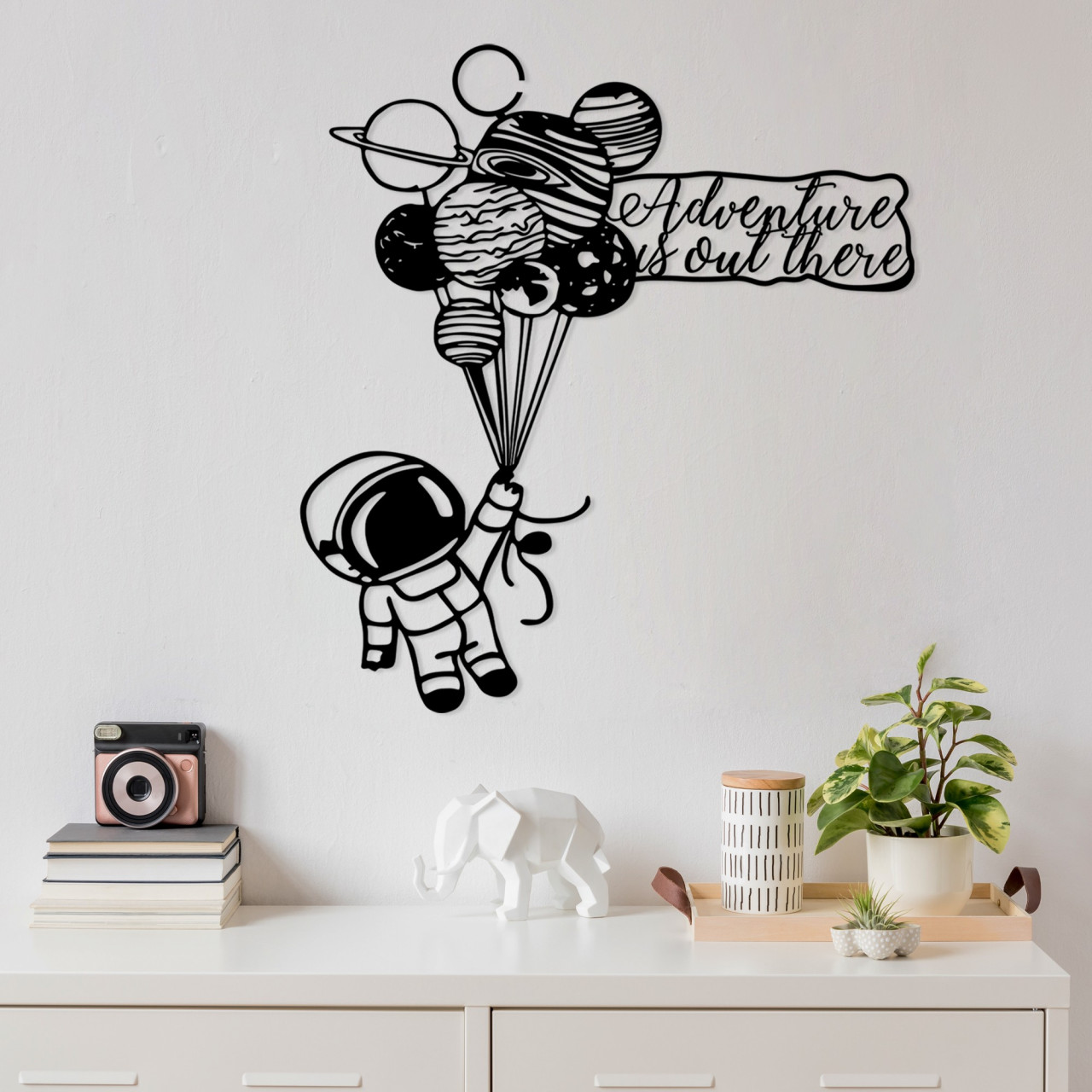 Accesoriu decorativ de perete metalic Astronaut 4