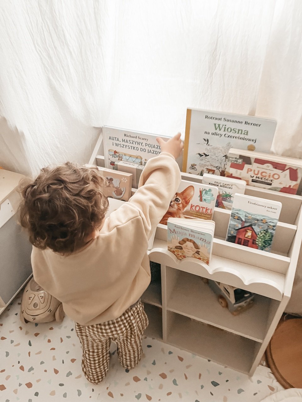 Biblioteca pentru copii Book Nook latte H76 cm - 3 | YEO