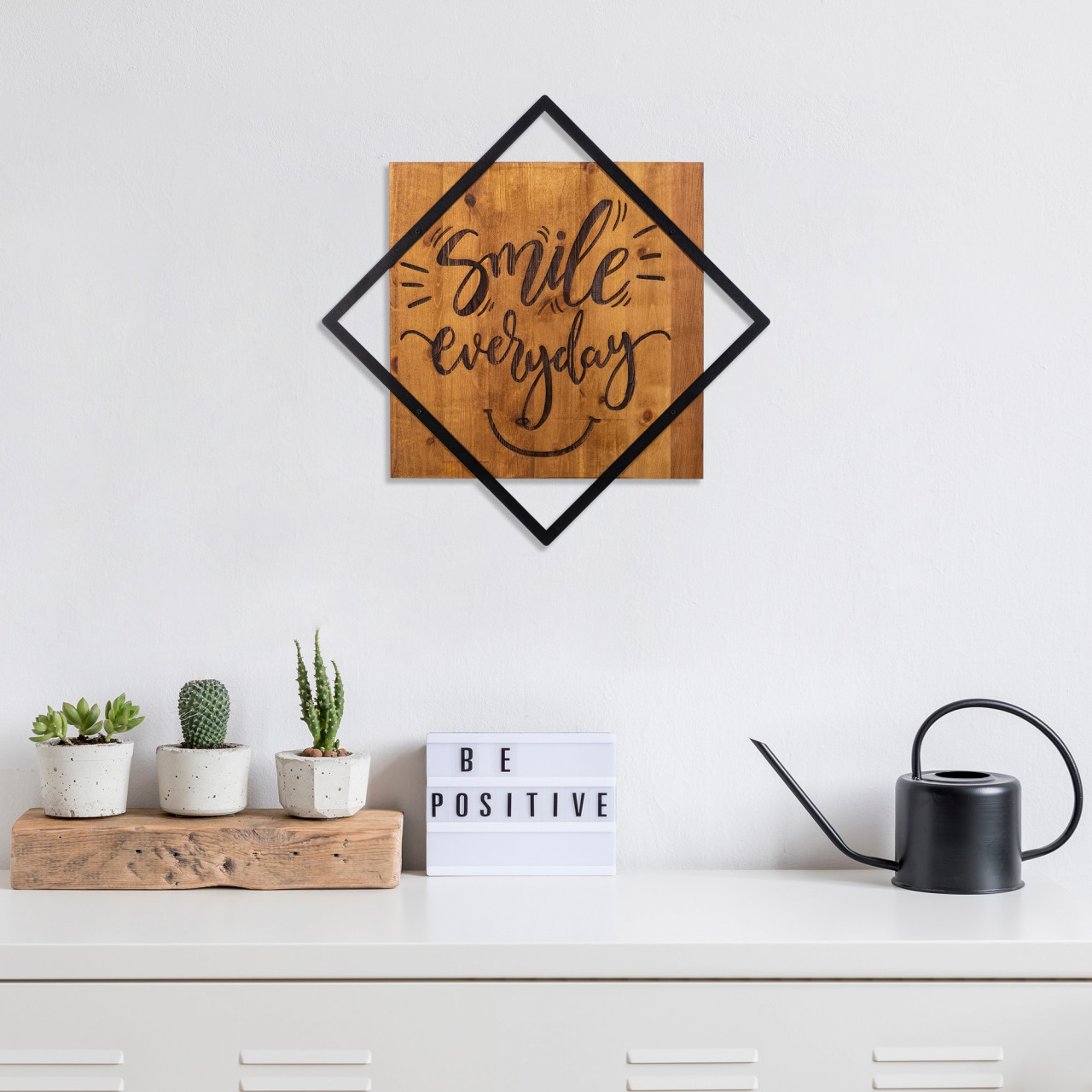 Accesoriu decorativ de perete din lemn Smile everyday