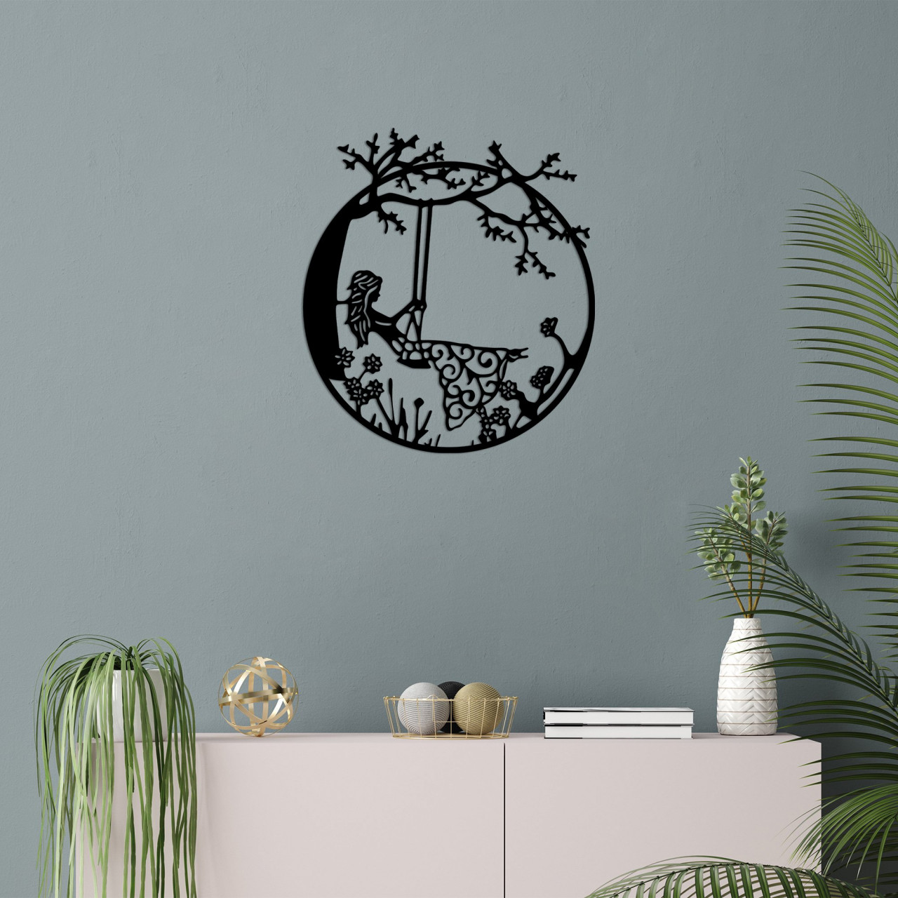 Accesoriu decorativ de perete metalic Swing Woman