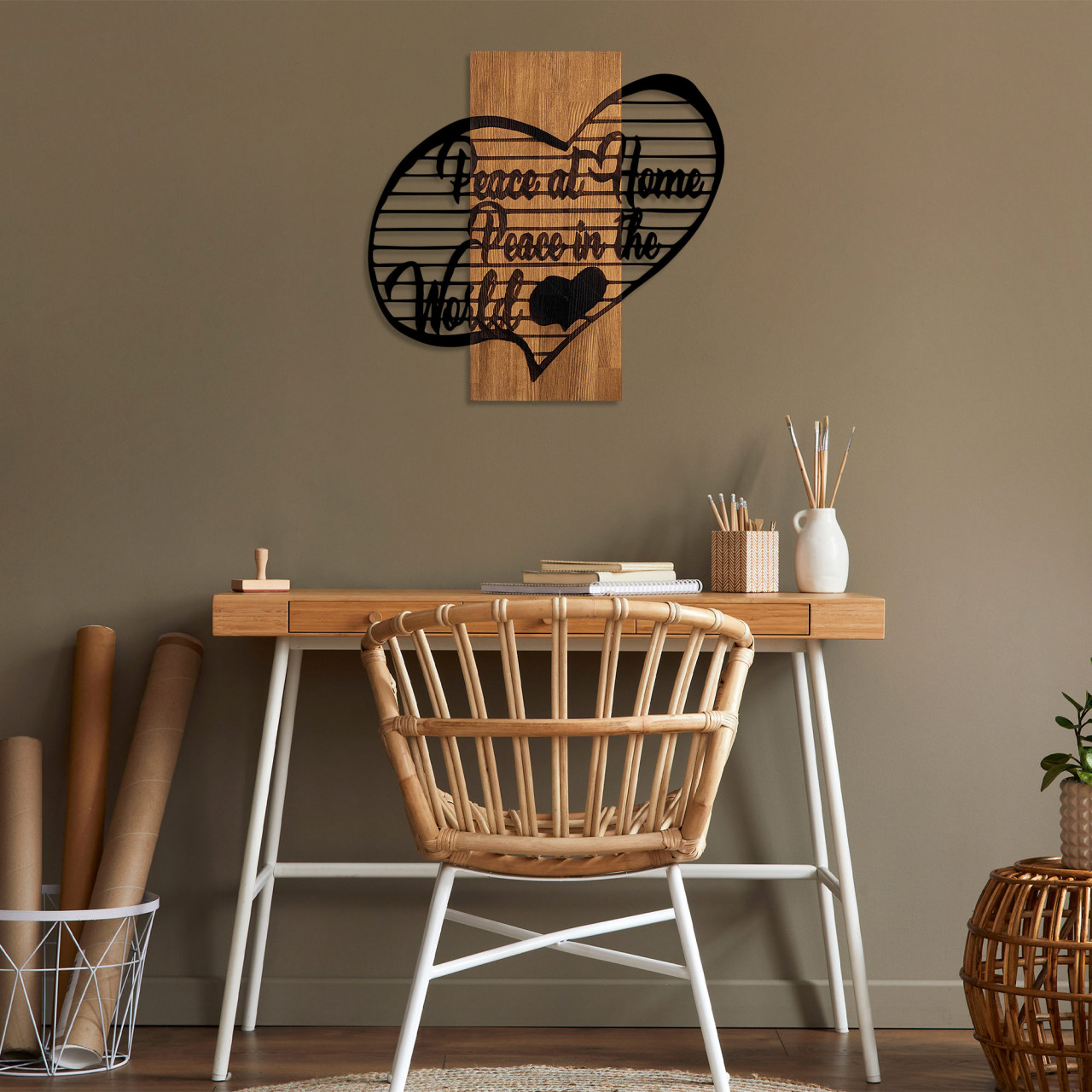Accesoriu decorativ de perete din lemn Peace At Home Peace in The World 1
