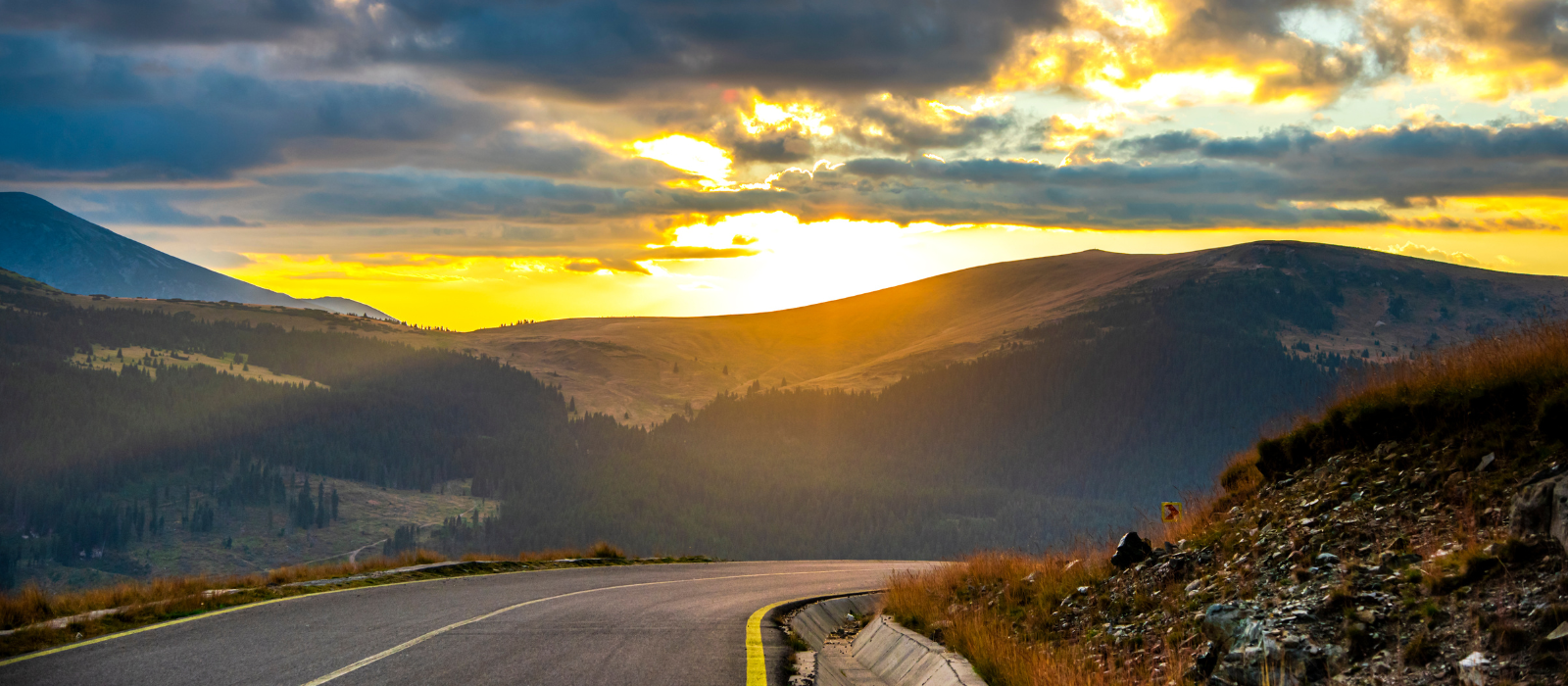 Top 3 trasee off-road și overlanding în România pe care merită să le încerci