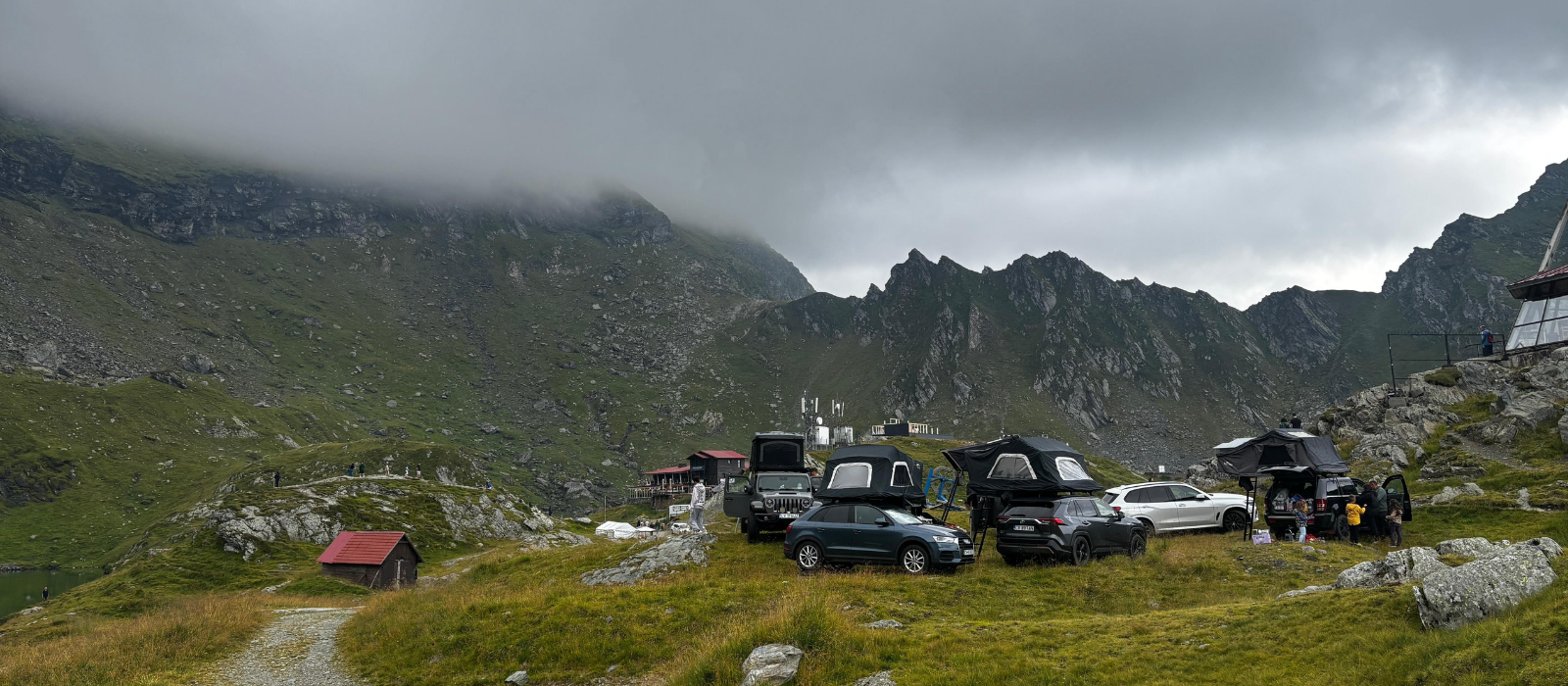 Camping pe Transfăgărășan: o noapte la Lacul Bâlea cu mașina