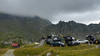 Camping pe Transfăgărășan: o noapte la Lacul Bâlea cu mașina