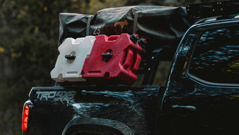 Echipamente esențiale pentru overlanding: ce accesorii merită montate pe vehiculul tău