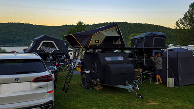 Camping la Lacul Zetea cu corturi de acoperiș