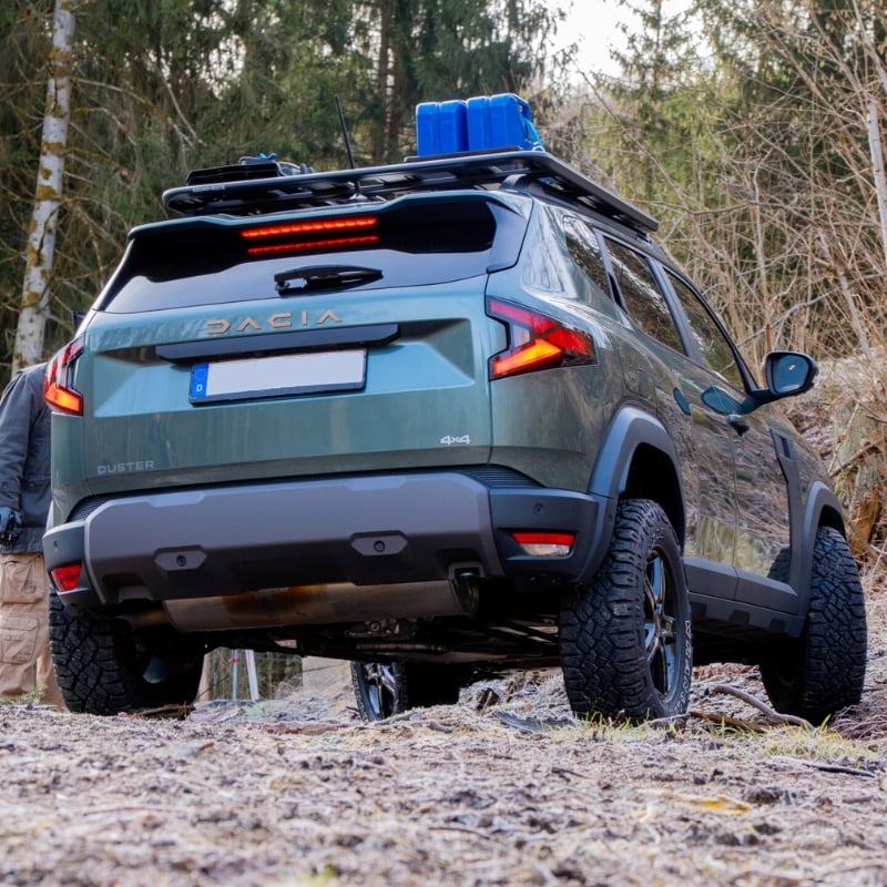 dacia duster offroad back