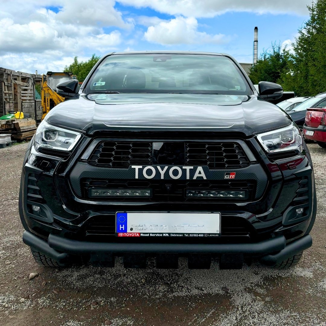 Toyota Hilux bara fata