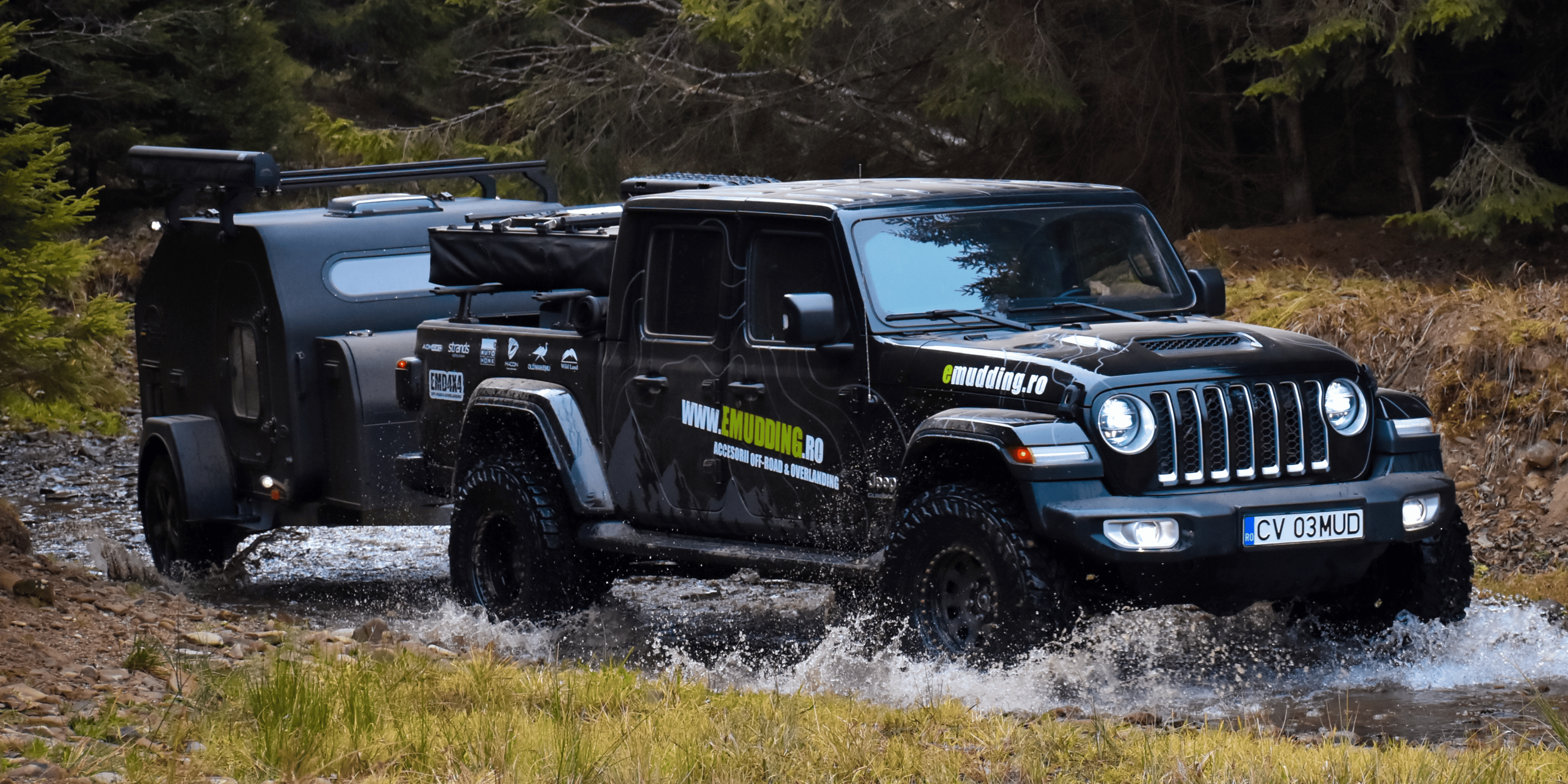 jeep gladiator emudding offroad camper