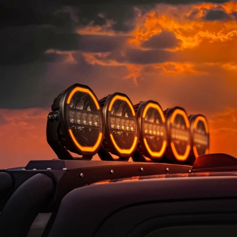 Iluminare auto: proiectoare si bare LED