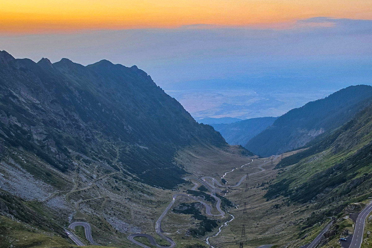 Serpentinele Transfăgărășanului spre seară