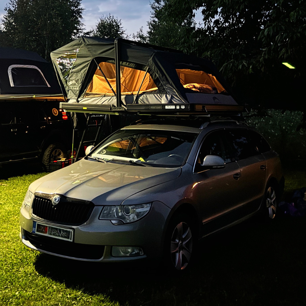 Masina echipata pentru overlanding si camping