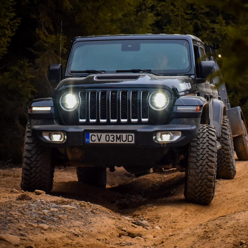 Pick-up Jeep Gladiator echipat pentru off-road