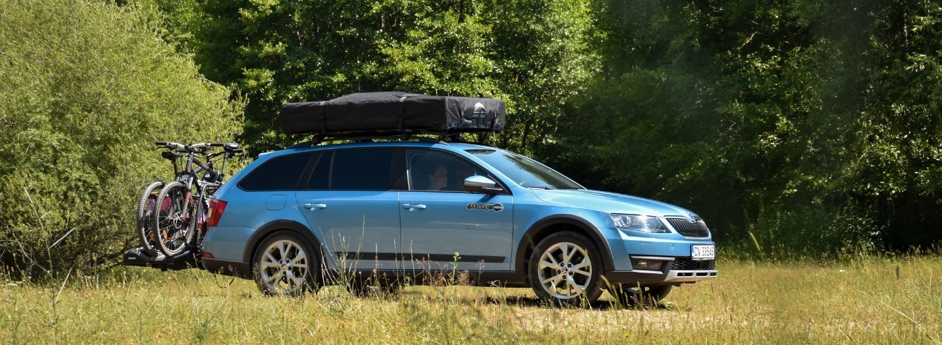 Cort de acoperis auto montat pe masina, camping in natura cu eMudding