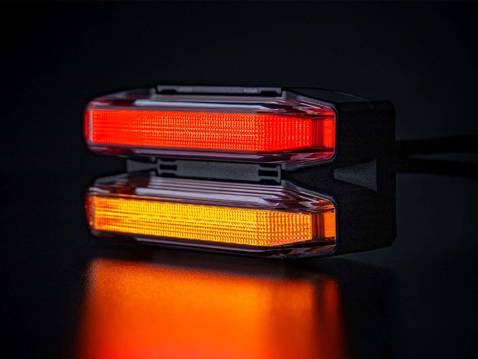 Lămpi Strands Firefly See Me aprinse, roșu și chihlimbar