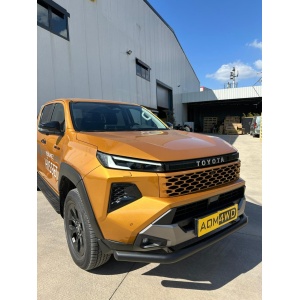 Prim-plan pe bara de protecție față AQM4WD PST20 montată pe modelul Toyota Hilux (2026+).