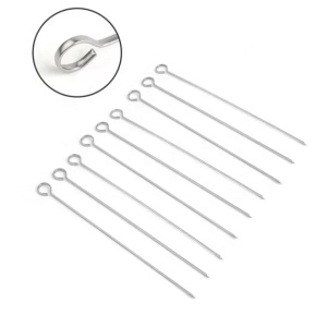Prim-plan cu mânerul frigăruilor Perfect Home de 41 cm, set 12 bucăți.