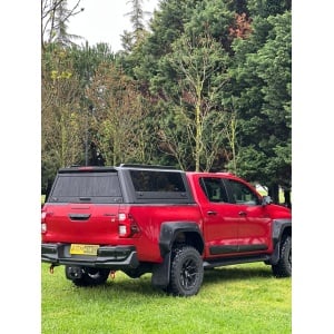Hardtop negru pentru Ford Ranger, Wildtrak, Raptor (2023-2025), cu 3 geamuri fumurii securizate rabatabile și geam frontal culisant AQMCAB G80
