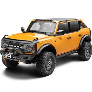 Ford Bronco echipat cu lampa marker AeroCab Pro și alte accesorii, vedere laterală.