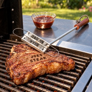 Marcator, stanta, carne grătar BBQ 55 litere oțel și lemn 43.5 cm - Perfect Home