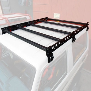 Portbagajul montat pe un vehicul Toyota Land Cruiser 70.